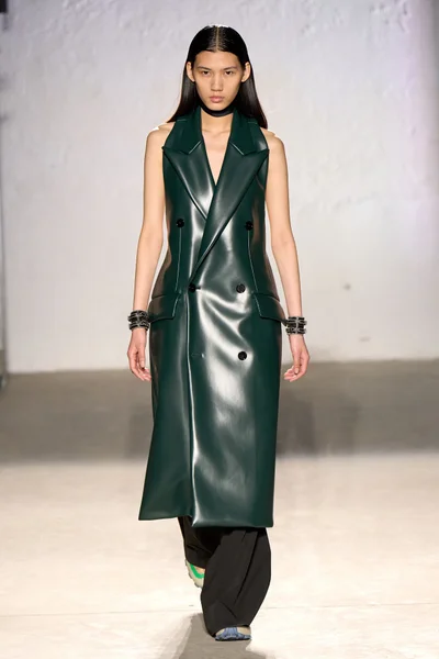 Look 28